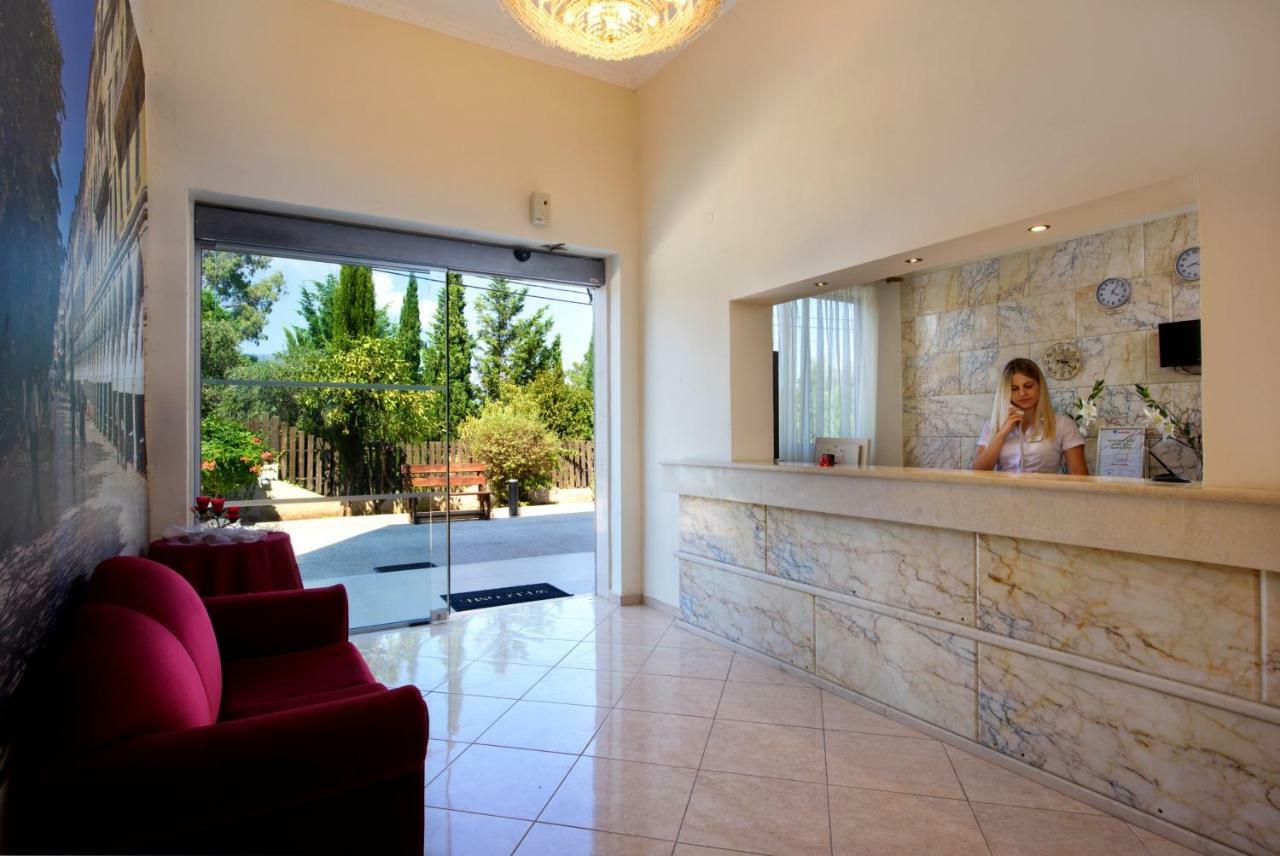 Amalia Hotel - Adults Only Dassia  Bagian luar foto