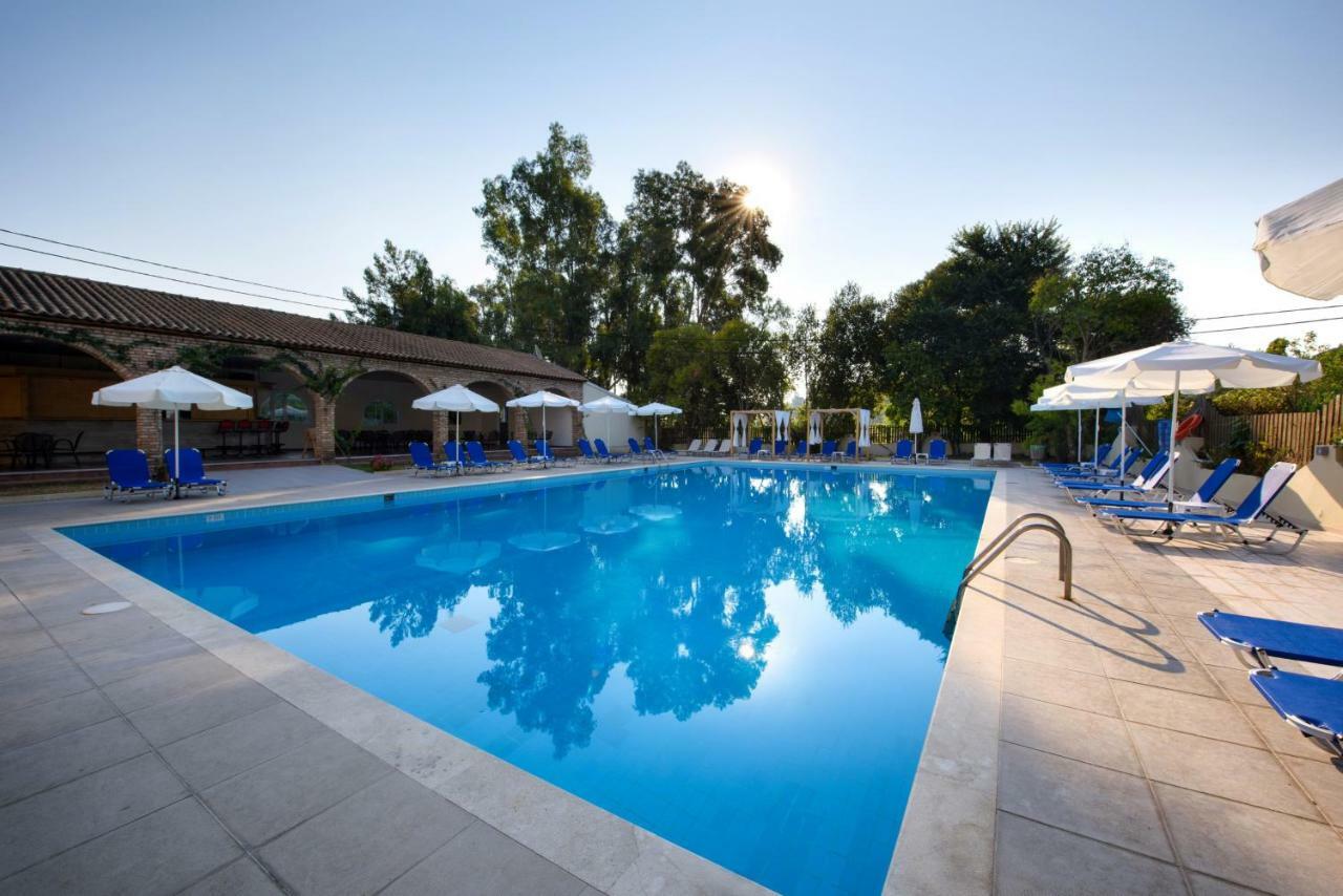 Amalia Hotel - Adults Only Dassia  Bagian luar foto